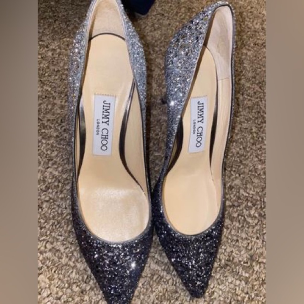 These are size 36.5. My size is 36. Wore them once. Comes with dust bag and box